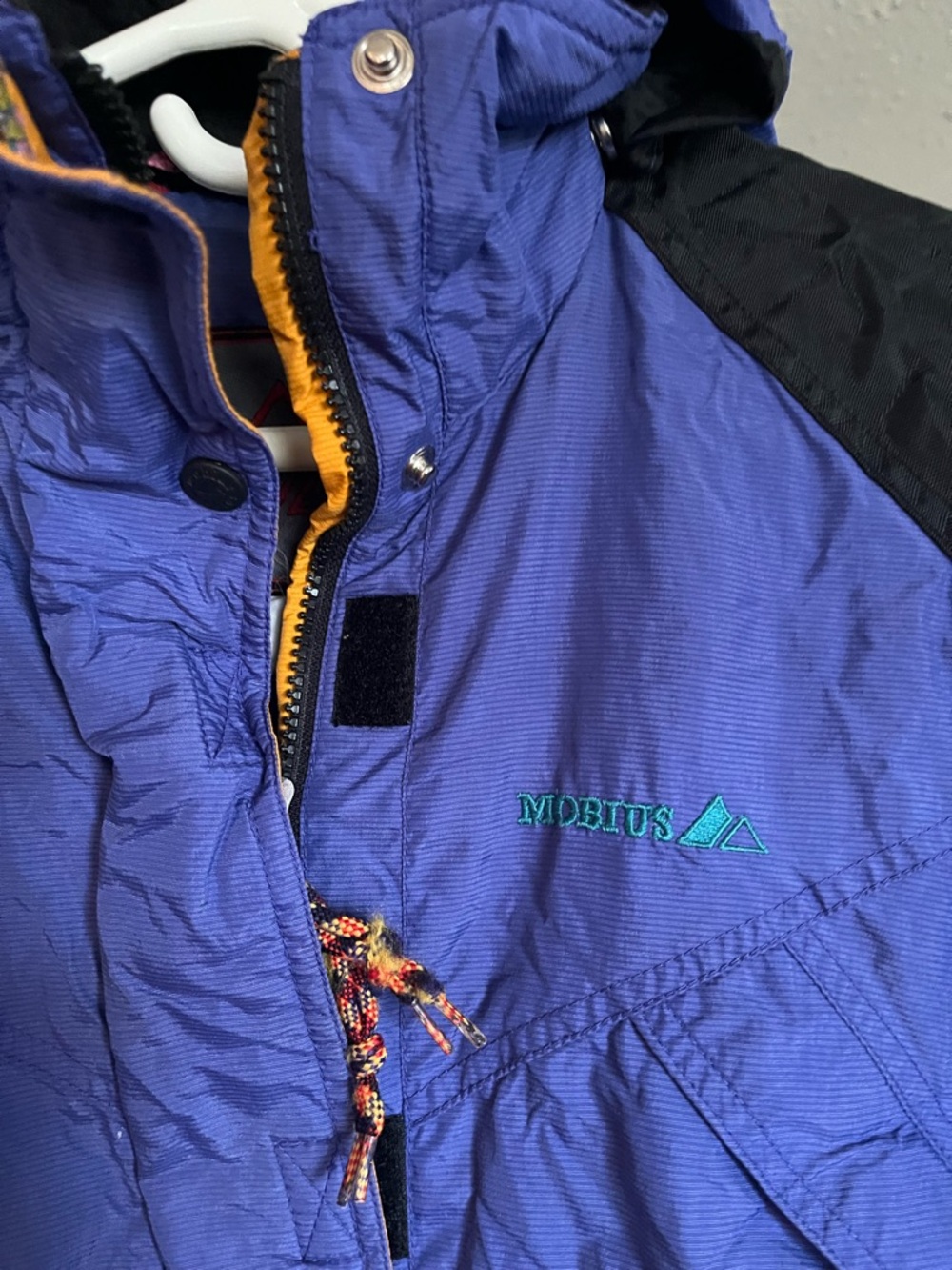 Outdoor/rain Jacket - Picture 2 of 4